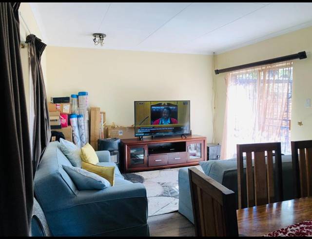 2 BEDROOM PROPERTY TO RENT IN NOORDWYK